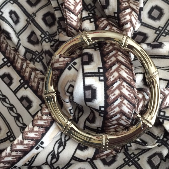 White House/Black Market halter top m EUC - Picture 4 of 7